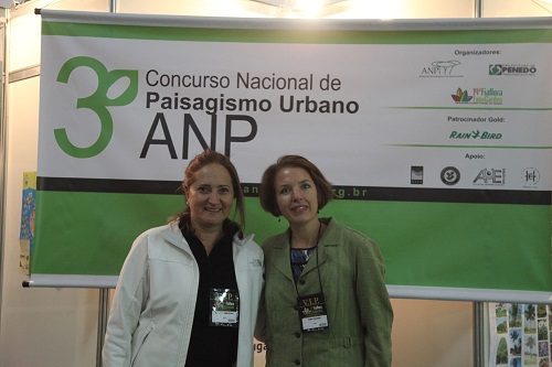 Eliana Azevedo e Amy Olson